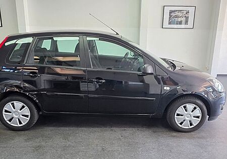 Ford Fiesta 1,3 Klima 22.000 km TÜV 04/2027