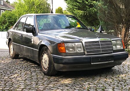 Mercedes-Benz 230 W124 230E H-Zulassung