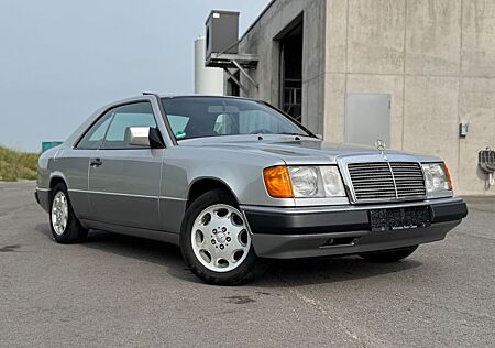 Mercedes-Benz E 300 Coupé
