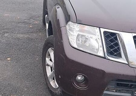 Nissan Pathfinder 2.5 dCi DPF LE 4WD Automatik LE