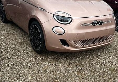 Fiat 500E "la Prima" Limousine 42 kWh La Prima