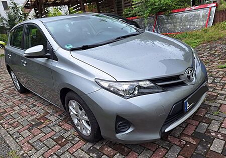 Toyota Auris 1,33-l-Dual-VVT-i -