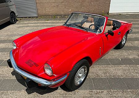 Triumph Spitfire 1500 Soft Top body off gerestaureerd
