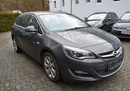 Opel Astra J Sports Tourer Innovation /Fahrradträger