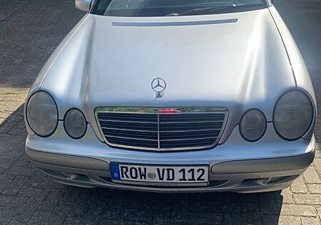 Mercedes-Benz E 200 CDI CLASSIC Classic