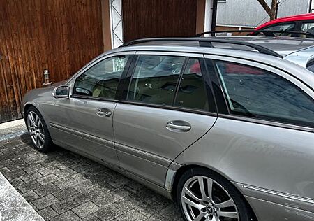 Mercedes-Benz 220 C
