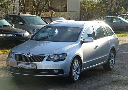 Skoda Superb Combi 4x4-KLIMA-ALU-AHK-SCHECKHEFT