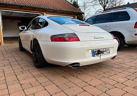Porsche 996 Carrera Coupé Carrera - Top Zustand