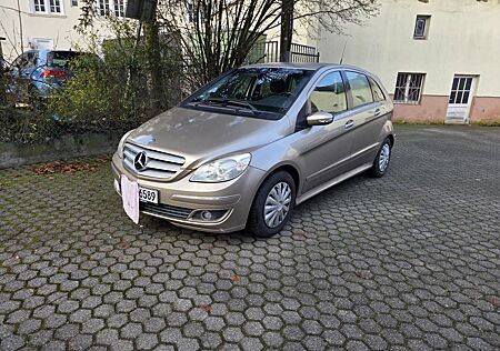 Mercedes-Benz B 170 -