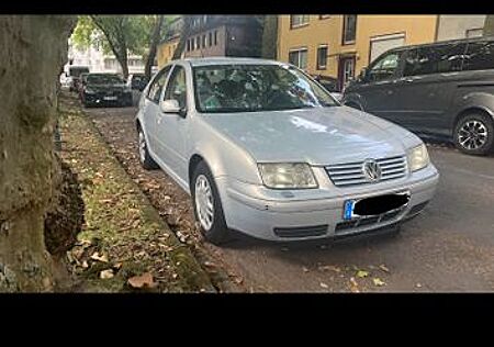 VW Bora Volkswagen 1.6 Basis Basis