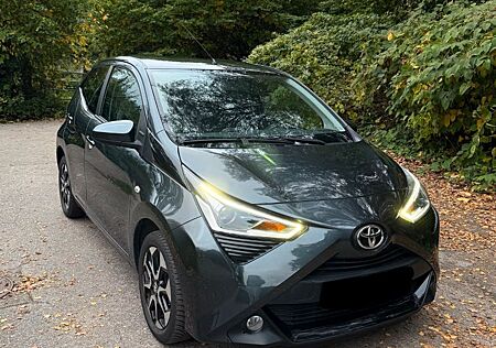 Toyota Aygo (X) Aygo (X) 1,0-l-VVT-i x-play - Top-Zustand