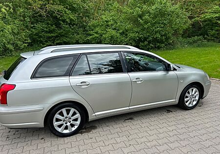 Toyota Avensis Combi 1.8-l-VVT-i -