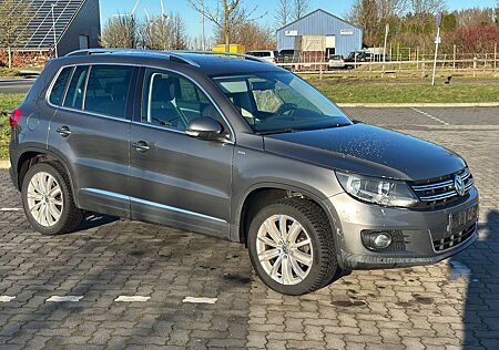 VW Tiguan Volkswagen 2.0 TDI 4MOTION ,AHK / VHB!