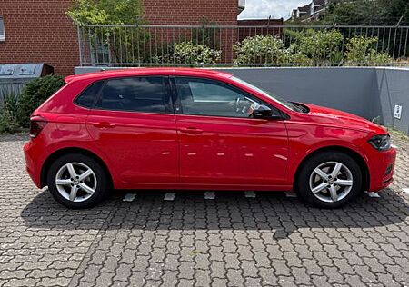 VW Polo Volkswagen 1.0 TSI DSG beats Aplle CarPlay ParkPilot
