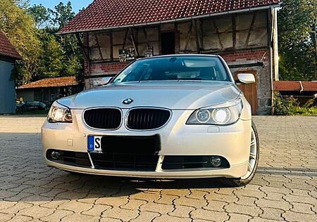 BMW 525i A -