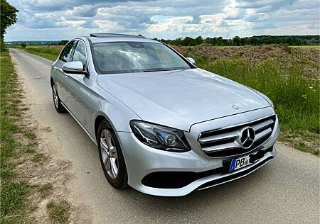 Mercedes-Benz E 220 d AVANTGARDE 9G Autom Widescreen Multibeam