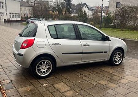 Renault Clio III Privilege Automatik