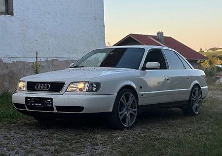 Audi A6 2.6 V6 - Limo