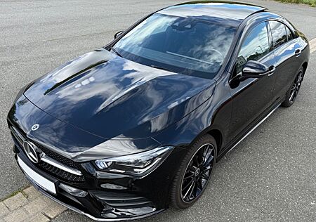 Mercedes-Benz CLA 250 e AMG Line Pano Keyless 19" wie neu !