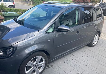 VW Touran Volkswagen 2.0TDI DSG CUP 7-Sitzer*Xenon*Navi*Panora