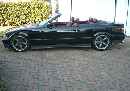 BMW 325 i Cabrio E36