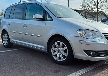 VW Touran Volkswagen 2.0 TDI 103kW DSG DPF -