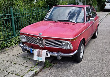 BMW 2002 touring 1802 mit Sportpaket und colourverglasung