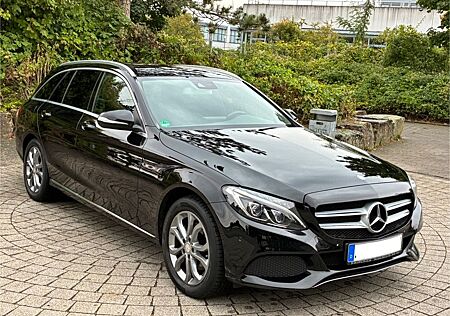 Mercedes-Benz C 220 d Navi. Rückfahrkamera. Standheizung. AHK.