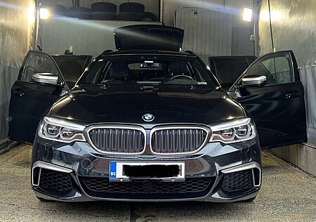 BMW M550d xDrive Touring A -