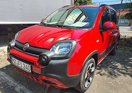 Fiat Panda 1.0 Hybrid 70 PS "RED" - CarPlay, PDC uvm.