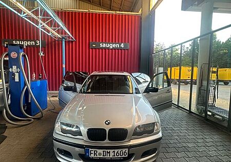 BMW 325i -