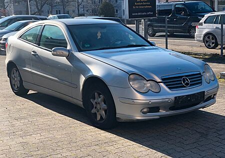 Mercedes-Benz CLC 180 Automatik * Tüv bis 04 / 2027 *