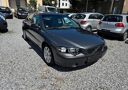 Volvo S60 2.5T AWD Automatik Vollaustattung Top Zustan