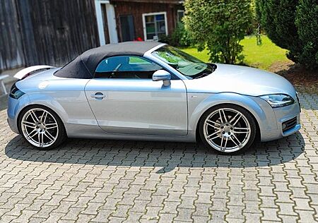 Audi TT Roadster 2.0 TFSI S tronic -