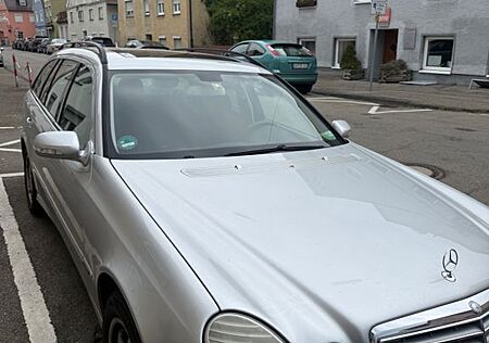 Mercedes-Benz 220
