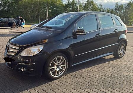 Mercedes-Benz B 170 -