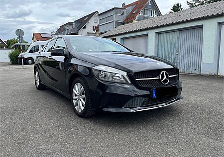Mercedes-Benz A 180 7G-DCT Top gepflegt! 8-Fach+Shz.+Parkass.,