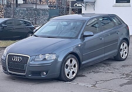 Audi A3 Sportback 1.6 FSI Ambition * Leder/SHZ/PDC