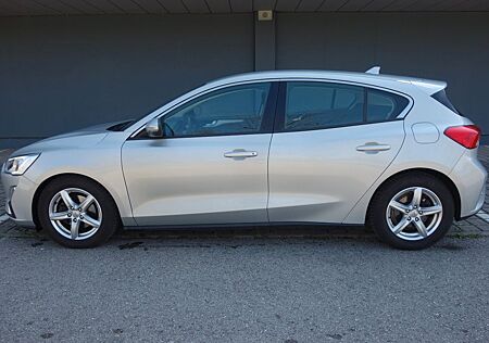 Ford Focus 1.5 EcoBlue"Lim"C&C"Autom"Navi"ACA"SHZ"PDC