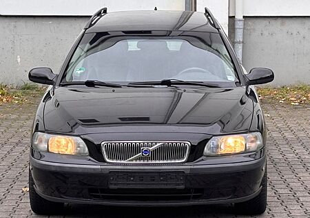 Volvo V70 2.4 Comfort/ TÜV 2027 / Inspektion Neu