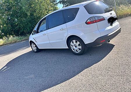 Ford S-Max 2,2 TDCi 129kW DPF Titanium Titanium