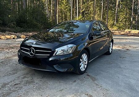 Mercedes-Benz A 180 BlueEFFICIENCY Style Style