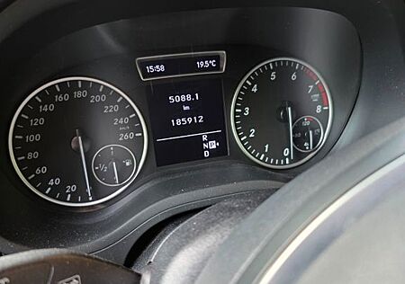 Mercedes-Benz B 200 -