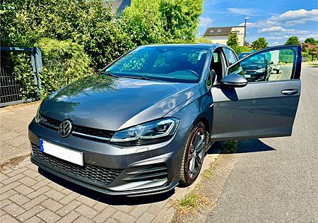 VW Golf Volkswagen 2.0 TDI DSG GTD