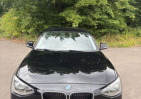 BMW 114i Sport Line Sport Line