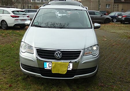 VW Touran Volkswagen Trendline 7-Sitzer Temp. Klima FH vo+hi