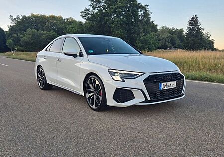 Audi A3 40 TFSI quattro S line Limousine