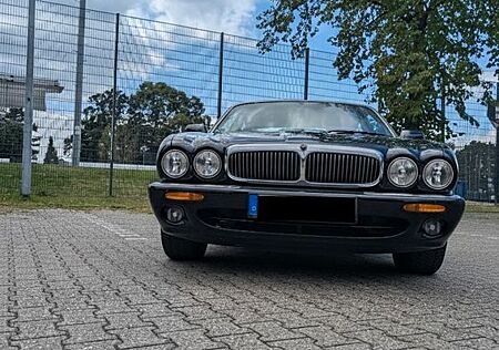 Jaguar XJ8 3.2 -