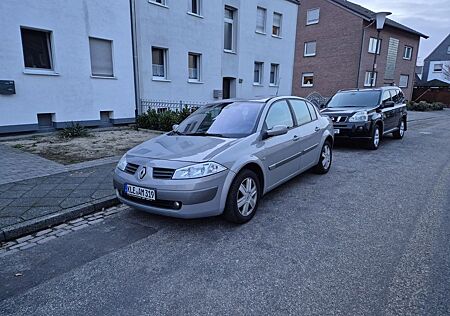 Renault Megane Confort Privilege 2.0 16V Confort Pri...