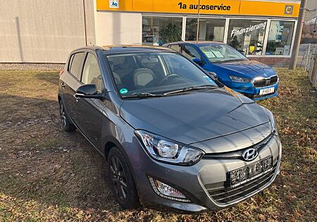 Hyundai i20 Go Automatik Alu Allwetterreifen